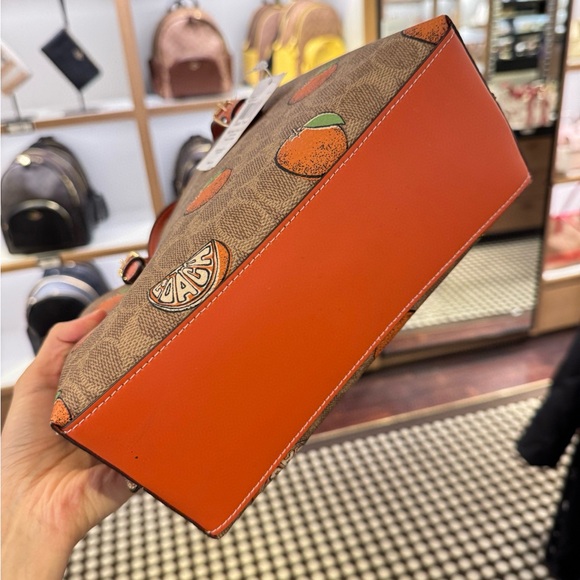 Coach Mollie Tote Bag 25 In Signature Canvas With Orange Print 2025 NWT - Picture 4 of 5